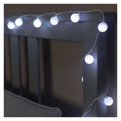 LED světelný cherry řetěz – kuličky 2,5 cm, 4 m, venkovní i vnitřní, studená bílá, časovač