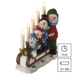 LED svícen – sněhuláci na saních, 24 cm, 2x AA, vnitřní, teplá bílá, časovač
