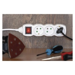 Prodlužovací kabel s vypínačem – 4 zásuvky, 7m, bílý