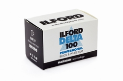 Delta 100  135/24 černobílý negativní film, ILFORD