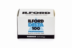Delta 100 135/36 (20 ks) černobílý negativní film, Ilford